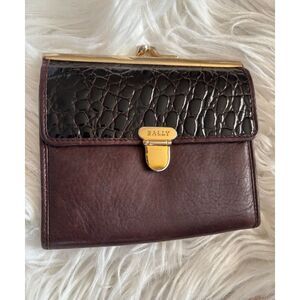 Vintage Bally Lambskin Kisslock Compact Wallet